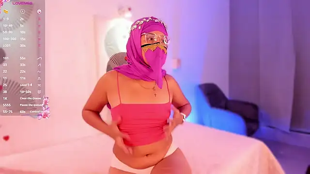 Snapshot of LaylaTemptMe chatting on April 11, 2026, 9:24 am LaylaTemptMe online show from April 11, 2026, 9:24 am