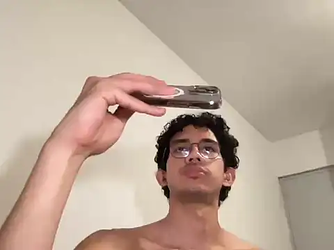 Domincmarles online show from April 4, 2026, 2:40 am