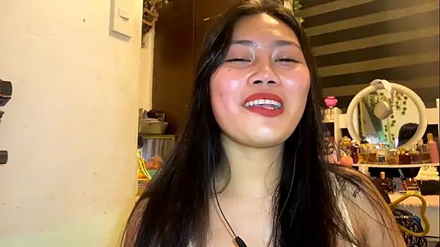 GlindaDejardin online show from April 15, 2026, 5:17 pm