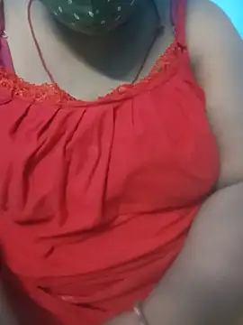 hotriya576599 online show from July 18, 2026, 4:37 pm