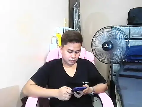 Snapshot of tipsy_butter chatting on July 7, 2026, 7:23 am tipsy butter online show from July 7, 2026, 7:23 am