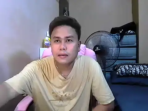 Snapshot of tipsy_butter chatting on June 27, 2026, 8:20 am tipsy butter online show from June 27, 2026, 8:20 am