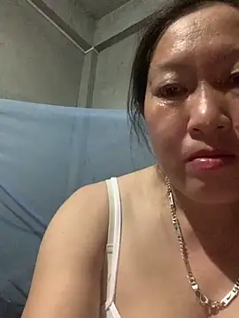 Snapshot of candy-beo chatting on May 8, 2026, 1:37 pm candy-beo online show from May 8, 2026, 1:37 pm
