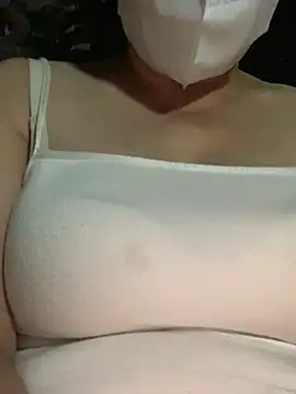 Snapshot of candy-beo chatting on July 3, 2026, 5:41 pm candy-beo online show from July 3, 2026, 5:41 pm