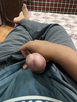 minkzz0 online show from May 6, 2026, 1:26 pm
