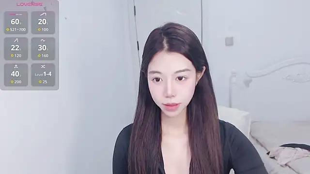 yaoyao-liu online show from April 16, 2026, 4:19 pm