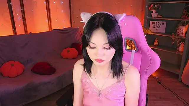 LilySparkls online show from June 4, 2026, 1:05 pm