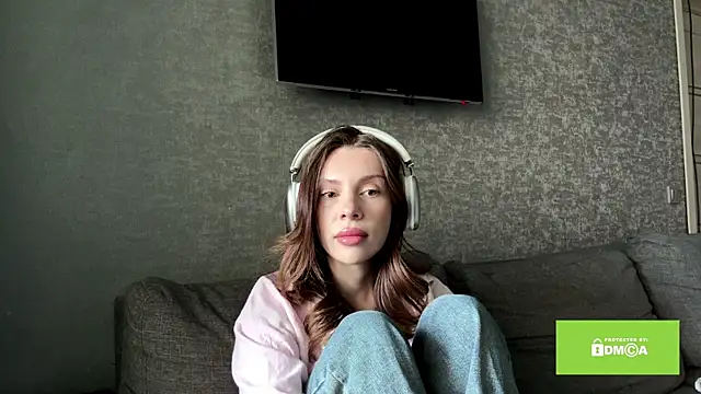 Snapshot of anycamx chatting on April 13, 2026, 6:28 am anycamx online show from April 13, 2026, 6:28 am