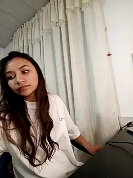 Leticia Hinkley  online show from April 9, 2026, 10:10 am