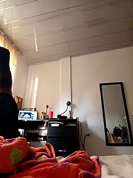 Leticia Hinkley  online show from April 12, 2026, 11:57 am