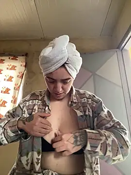 lilocababy online show from April 8, 2026, 1:23 pm