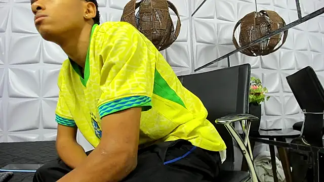 Snapshot of AndySinss chatting on April 8, 2026, 10:39 am AndySinss online show from April 8, 2026, 10:39 am