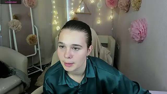 Snapshot of Kacey_Love chatting on July 23, 2026, 2:46 pm Kacey Love online show from July 23, 2026, 2:46 pm