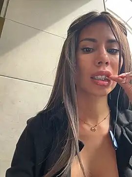 Snapshot of AlmaSajor_ chatting on April 13, 2026, 2:10 pm AlmaSajor online show from April 13, 2026, 2:10 pm