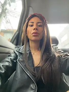 Snapshot of AlmaSajor_ chatting on April 16, 2026, 1:45 pm AlmaSajor online show from April 16, 2026, 1:45 pm