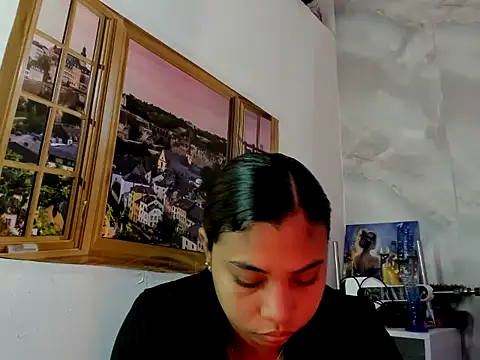 Snapshot of EllyBloom chatting on April 14, 2026, 1:38 pm EllyBloom online show from April 14, 2026, 1:38 pm