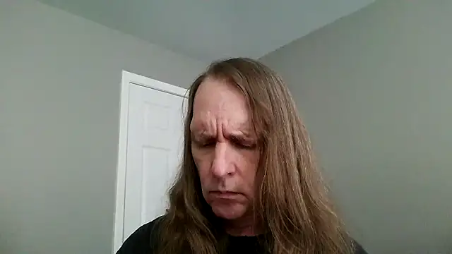 Snapshot of Magnus_Luv chatting on May 27, 2026, 2:02 pm Magnus Luv online show from May 27, 2026, 2:02 pm