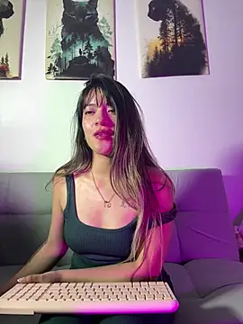 hannajonnes1 online show from May 8, 2026, 1:53 am
