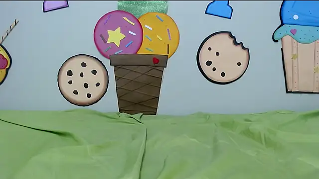 pamelaskiny20 online show from April 12, 2026, 3:32 am