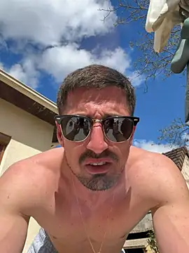 lafrizouye online show from April 16, 2026, 1:56 pm