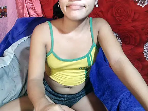 Snapshot of kiffy_miley79 chatting on June 20, 2026, 4:34 pm kiffy miley79 online show from June 20, 2026, 4:34 pm