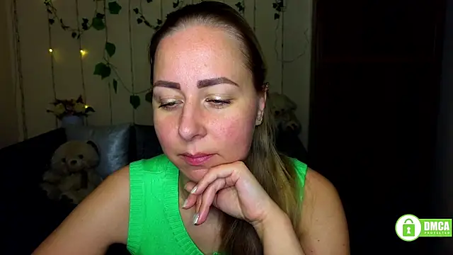 Alicewonderrmiss online show from April 8, 2026, 5:31 am