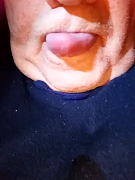 Snapshot of lickboy40 chatting on May 13, 2026, 9:00 pm lickboy40 online show from May 13, 2026, 9:00 pm
