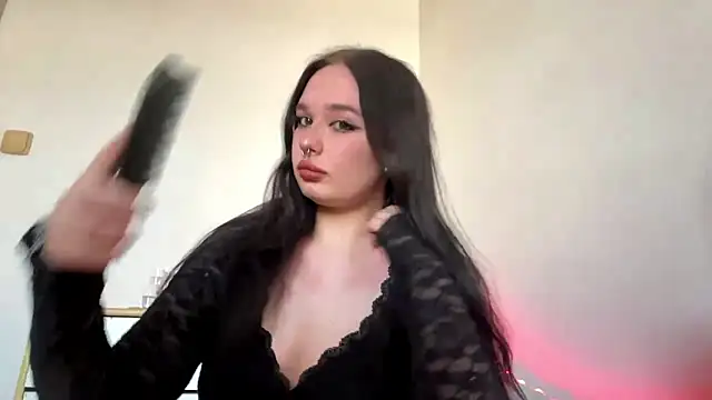 Snapshot of MorganLauter chatting on April 8, 2026, 2:07 pm MorganLauter online show from April 8, 2026, 2:07 pm