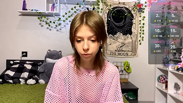 LunaBless online show from April 15, 2026, 2:06 am