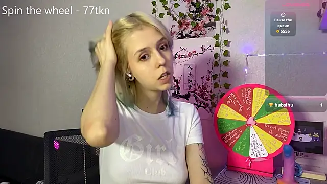 Snapshot of LunaBless chatting on May 21, 2026, 10:07 pm LunaBless online show from May 21, 2026, 10:07 pm