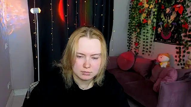 FionaxRider  online show from April 16, 2026, 11:07 pm