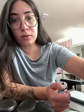 Snapshot of vampiralatina chatting on June 3, 2026, 6:23 pm vampiralatina online show from June 3, 2026, 6:23 pm