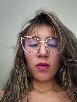 Snapshot of Mar_puentes chatting on April 28, 2026, 9:08 pm Mar puentes online show from April 28, 2026, 9:08 pm