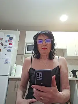 LaliaMia online show from April 7, 2026, 2:02 am