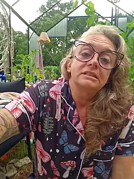 Snapshot of Blondejenn chatting on July 21, 2026, 12:50 pm Blondejenn online show from July 21, 2026, 12:50 pm