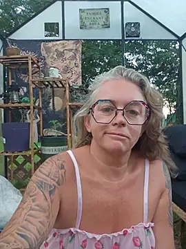 Snapshot of Blondejenn chatting on July 8, 2026, 11:33 am Blondejenn online show from July 8, 2026, 11:33 am