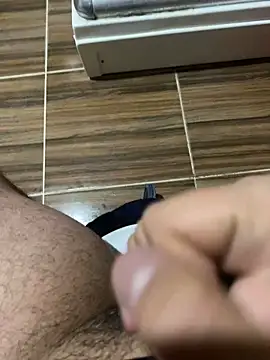 pasiflerdmdmdm online show from April 7, 2026, 10:55 pm