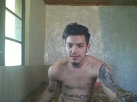 Snapshot of robertmrn112 chatting on May 27, 2026, 11:28 am robertmrn112 online show from May 27, 2026, 11:28 am