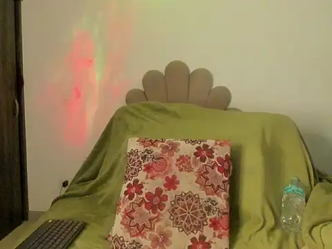 sinnei   online show from April 13, 2026, 12:36 am