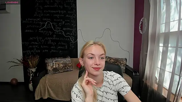 SonnySofia online show from June 6, 2026, 5:34 am