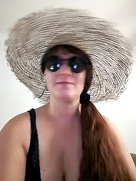 Maggie38 online show from July 18, 2026, 4:04 pm