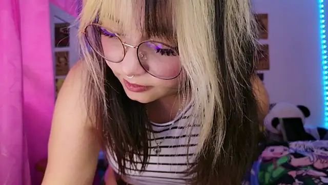 Snapshot of ZoeyDoll_ chatting on April 26, 2026, 9:34 pm ZoeyDoll online show from April 26, 2026, 9:34 pm