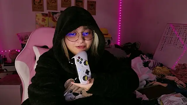 Snapshot of ZoeyDoll_ chatting on April 21, 2026, 2:14 am ZoeyDoll online show from April 21, 2026, 2:14 am