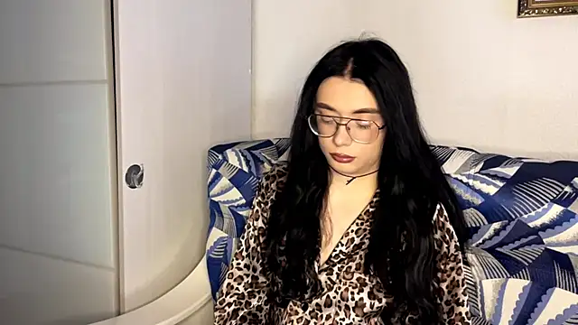 RenataBrought online show from April 12, 2026, 3:04 pm