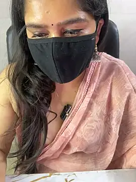 sarasofiaa  online show from May 23, 2026, 6:07 pm