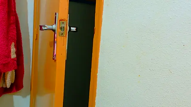 MojaditPussy online show from April 13, 2026, 5:33 am