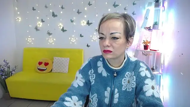 Snapshot of NikaMayu chatting on April 28, 2026, 5:01 am NikaMayu online show from April 28, 2026, 5:01 am
