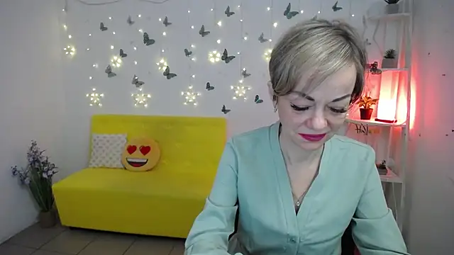 Snapshot of NikaMayu chatting on May 9, 2026, 5:11 am NikaMayu online show from May 9, 2026, 5:11 am