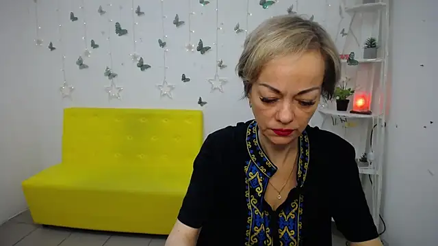 Snapshot of NikaMayu chatting on May 14, 2026, 5:15 am NikaMayu online show from May 14, 2026, 5:15 am