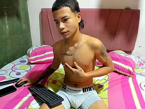 Snapshot of Junior_bebe chatting on May 13, 2026, 1:18 pm Junior bebe online show from May 13, 2026, 1:18 pm